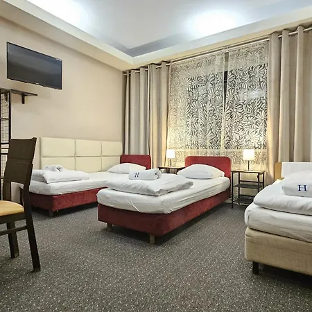 Helvetia Plus B&B - Private Rooms And Apartments-2